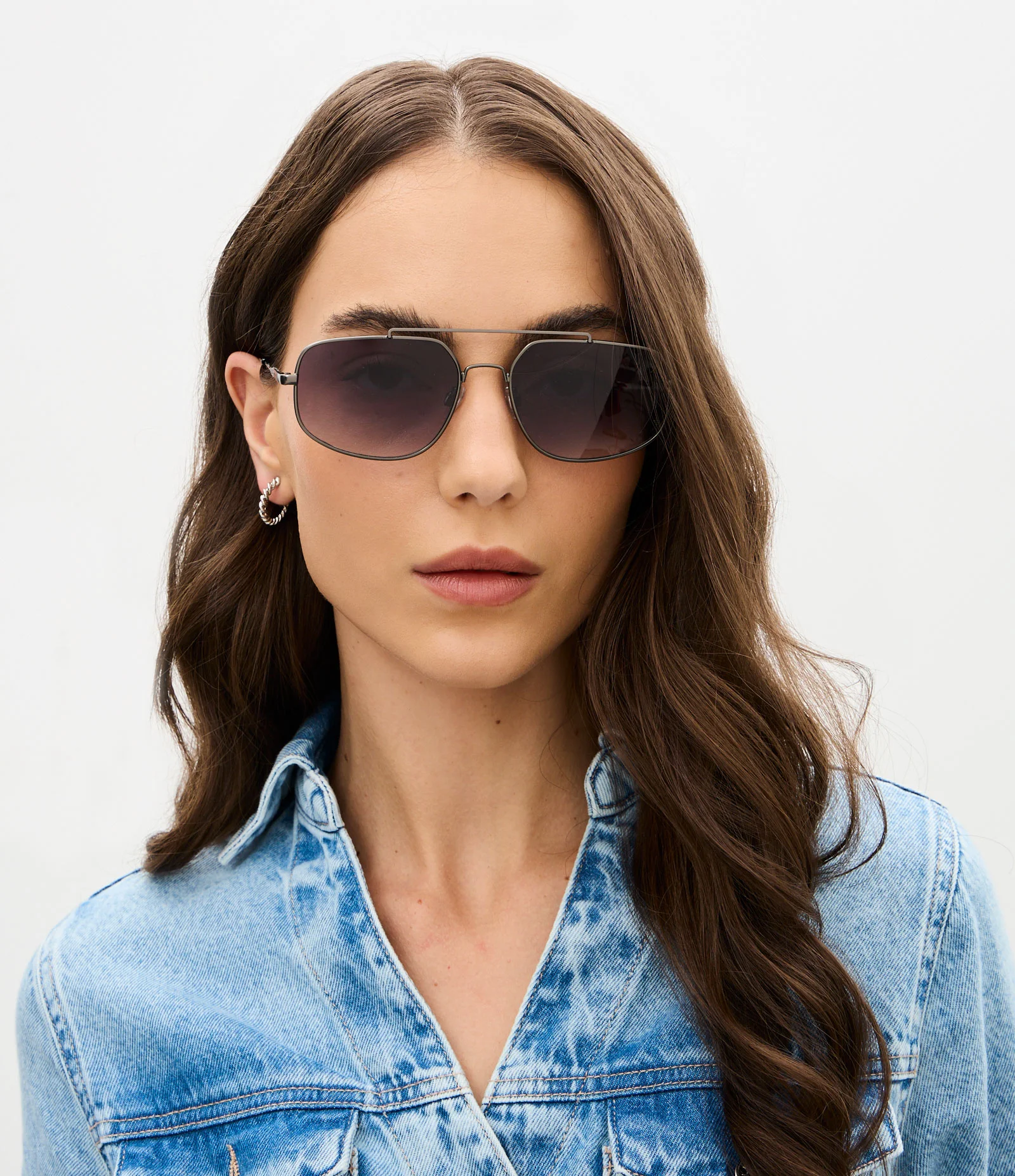 Óculos de Sol Aviador em Metal com Ponte 
Alta Dupla Cinza 1