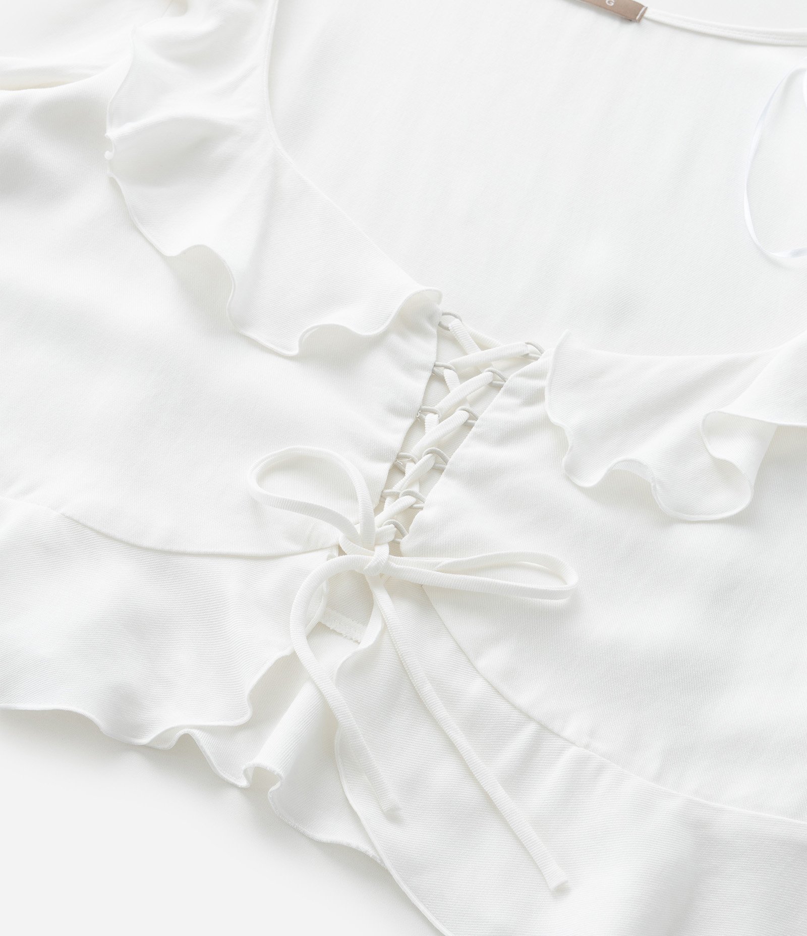 Blusa em Viscose com Amarração Frontal e Babados Curve & Plus Size Branco 8