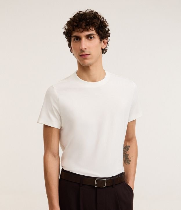 Cor: Branco | Tamanho: M