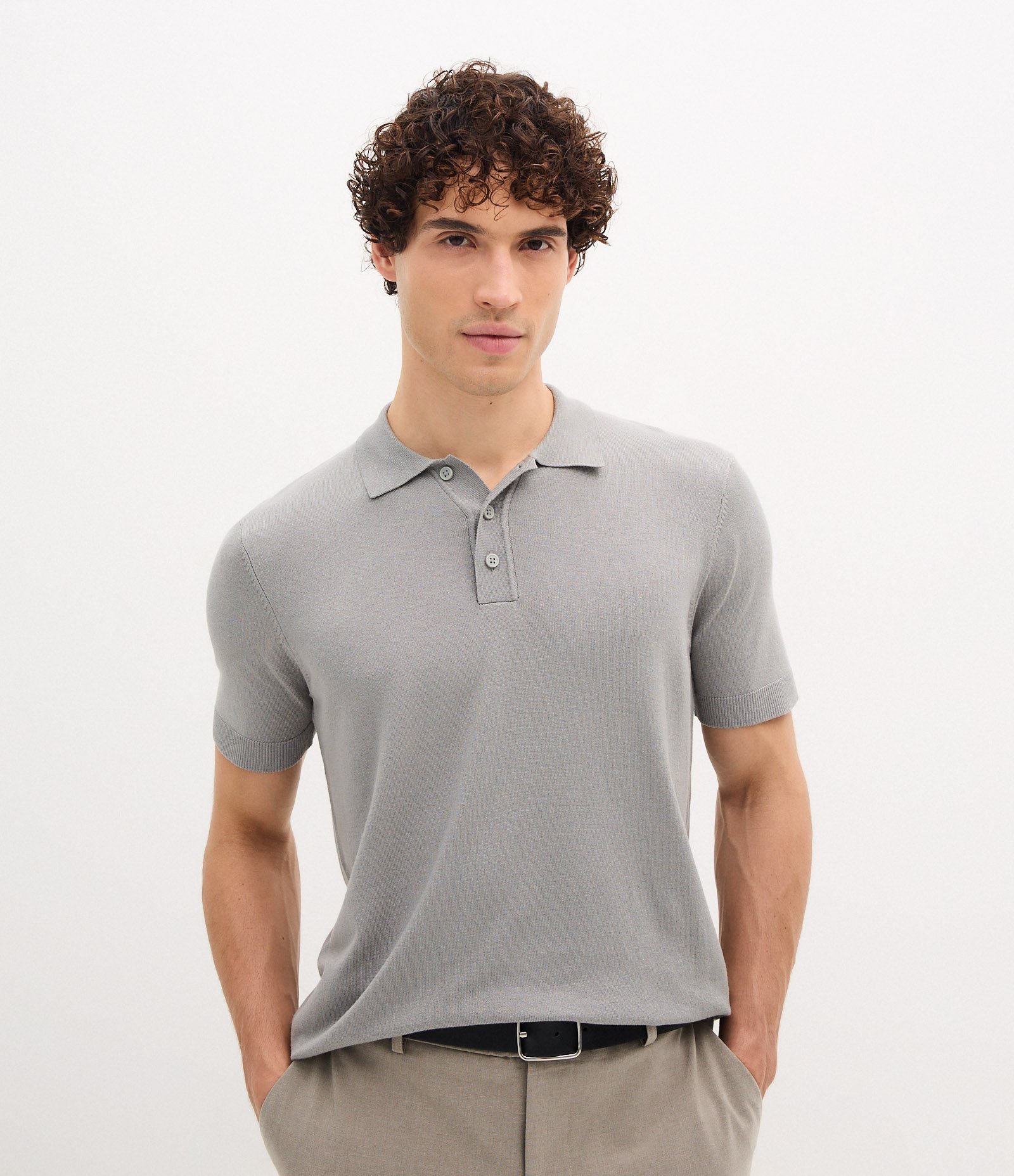 Polo Manga Curta em Tricô Texturizado Cinza 1