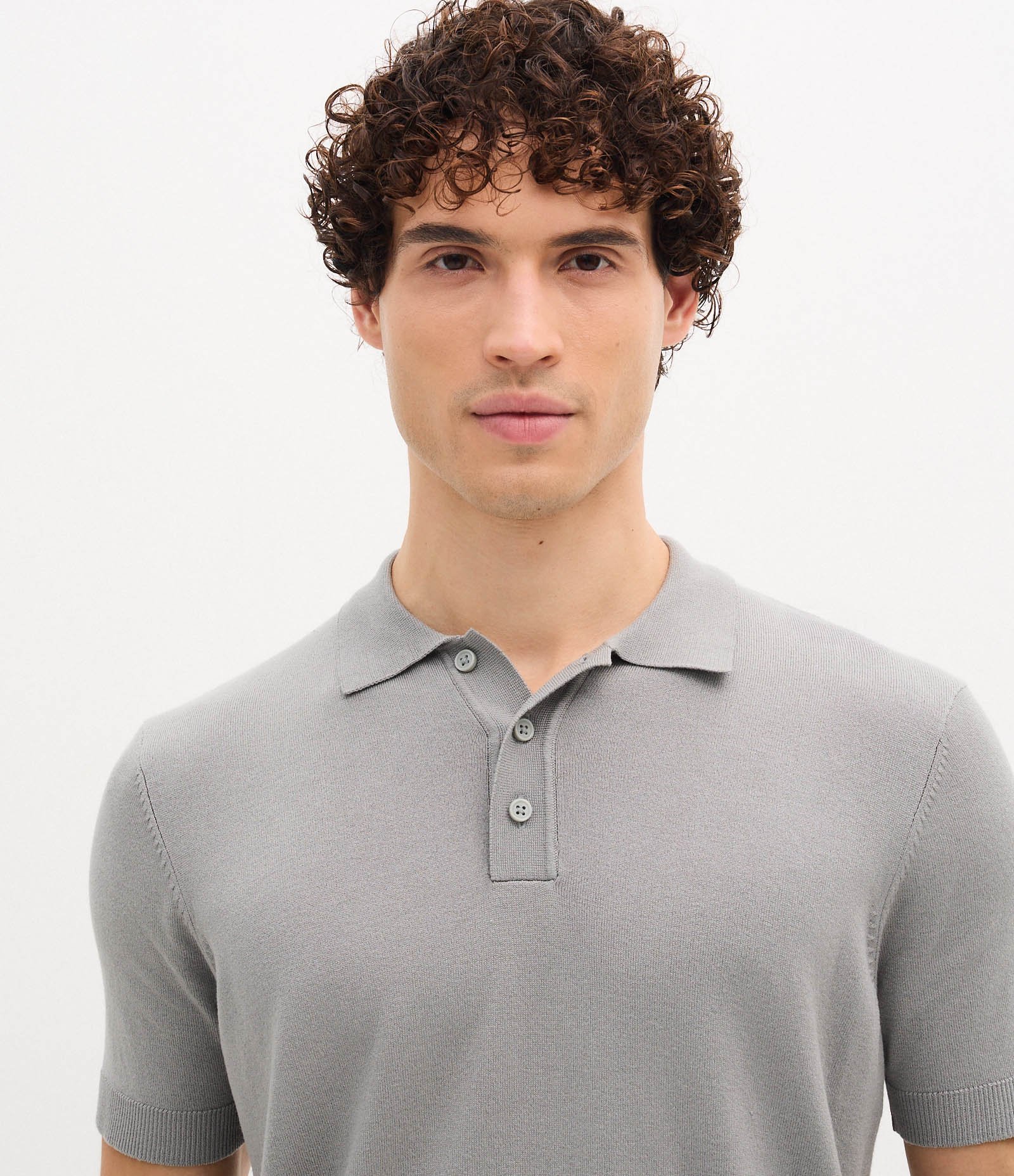 Polo Manga Curta em Tricô Texturizado Cinza 4