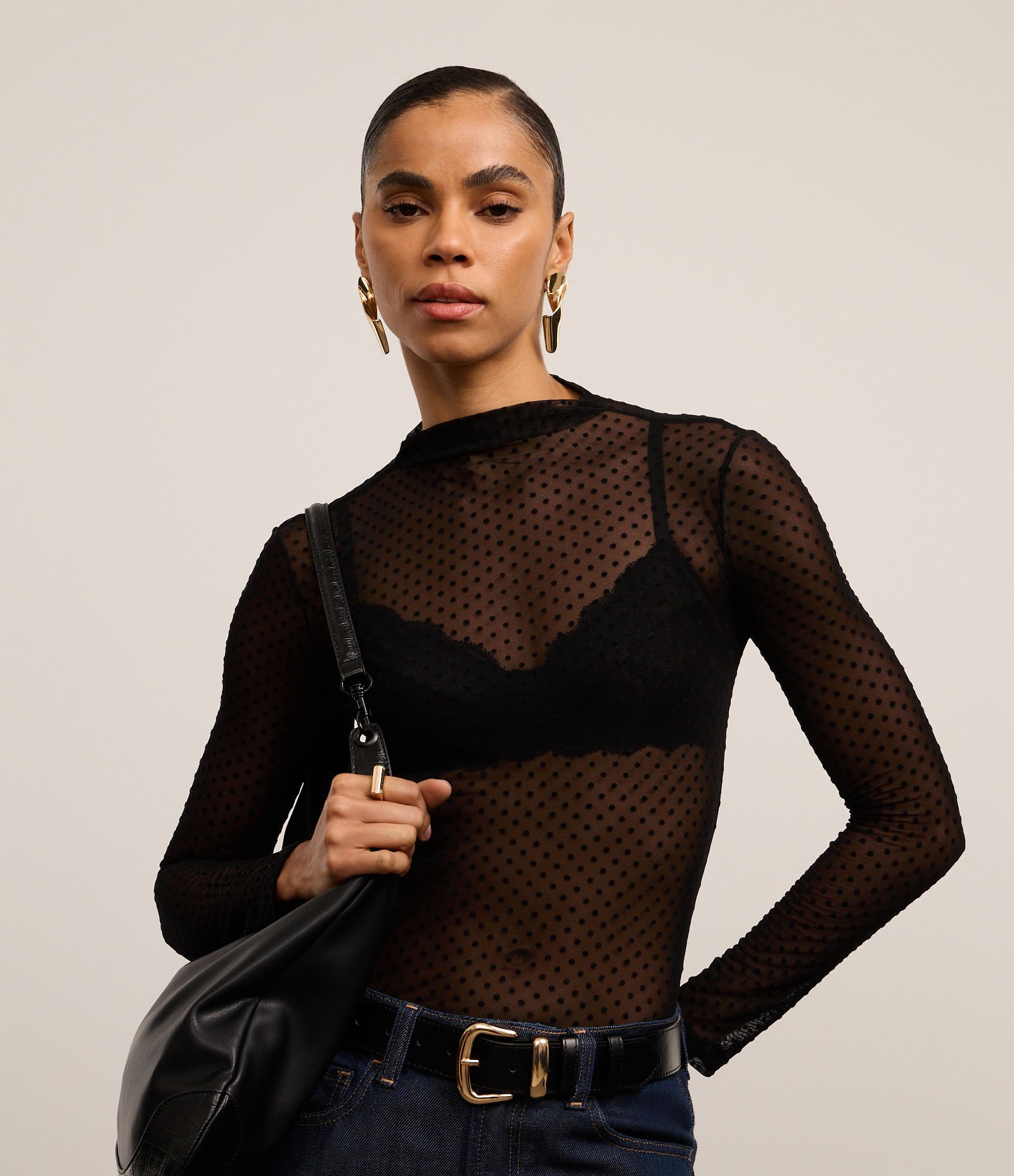 Blusa em Tule com Gola Alta e Textura Poá Flocada Preto 1