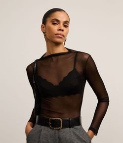 Blusa em Tule com Gola Alta e Leve Transparência