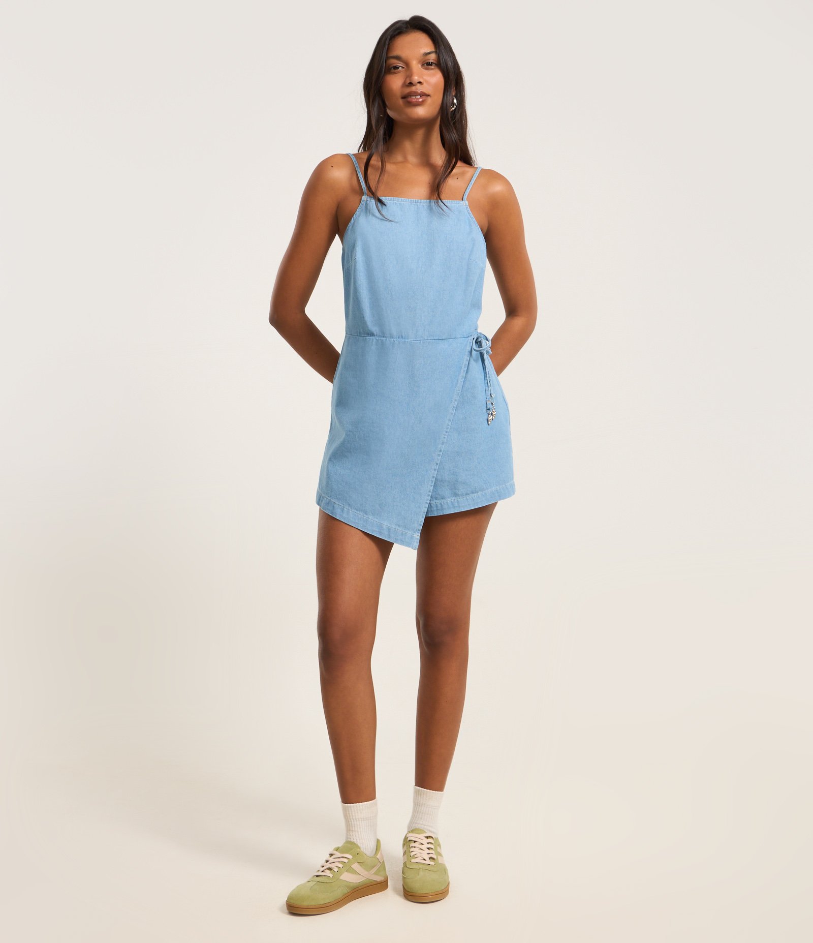 Macaquinho em Jeans Transpassado e Amarração Azul 2