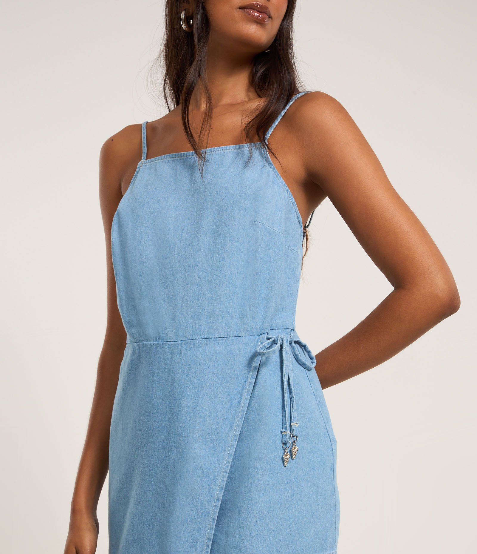 Macaquinho em Jeans Transpassado e Amarração Azul 4