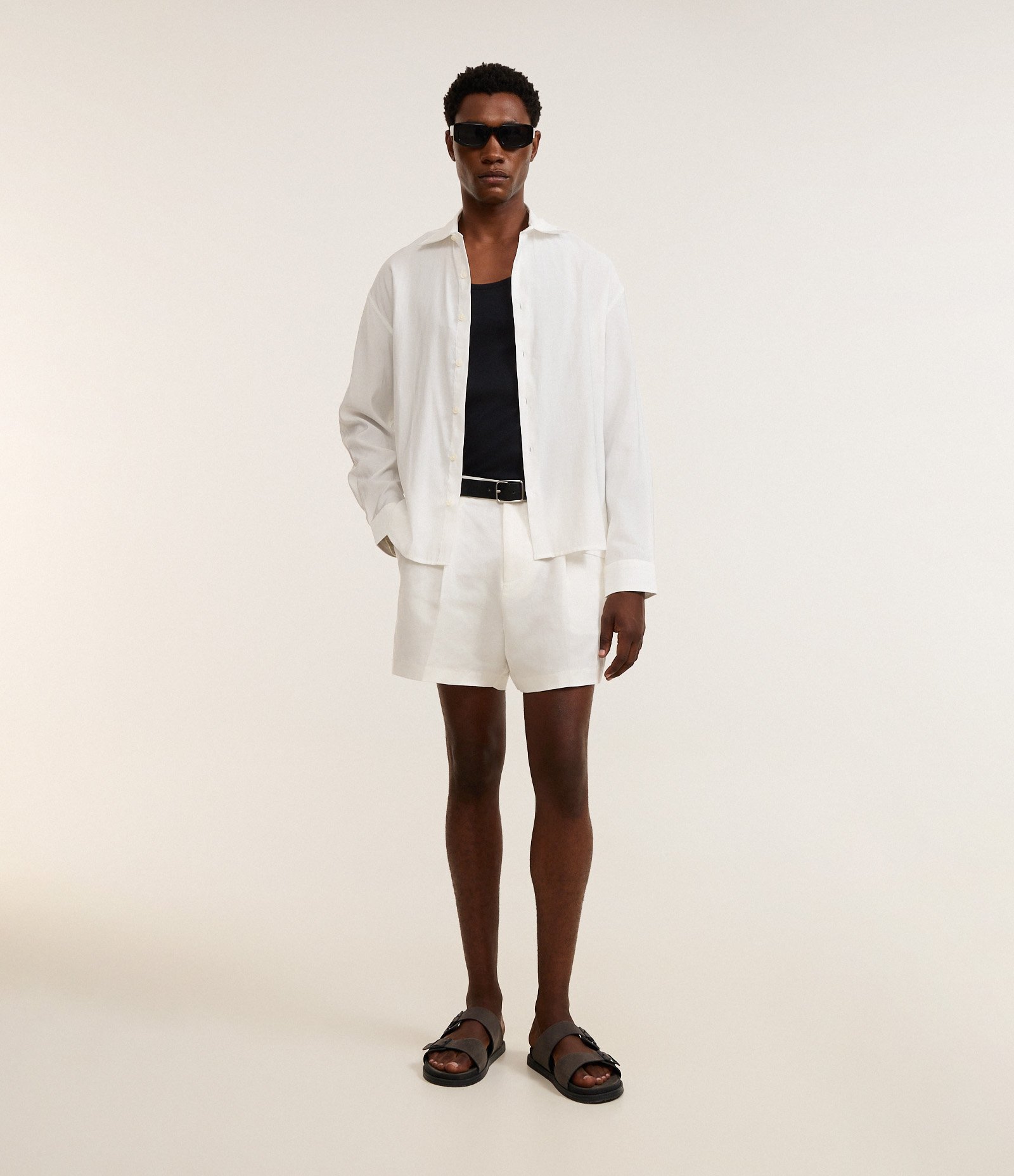 Bermuda Alfaiatada em Liocel com Linho Branco 2