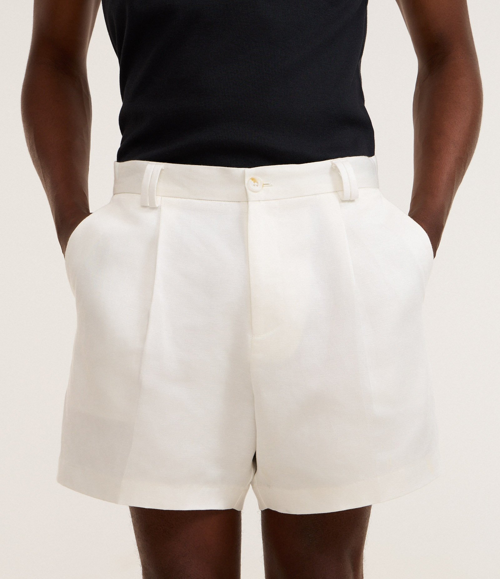 Bermuda Alfaiatada em Liocel com Linho Branco 3