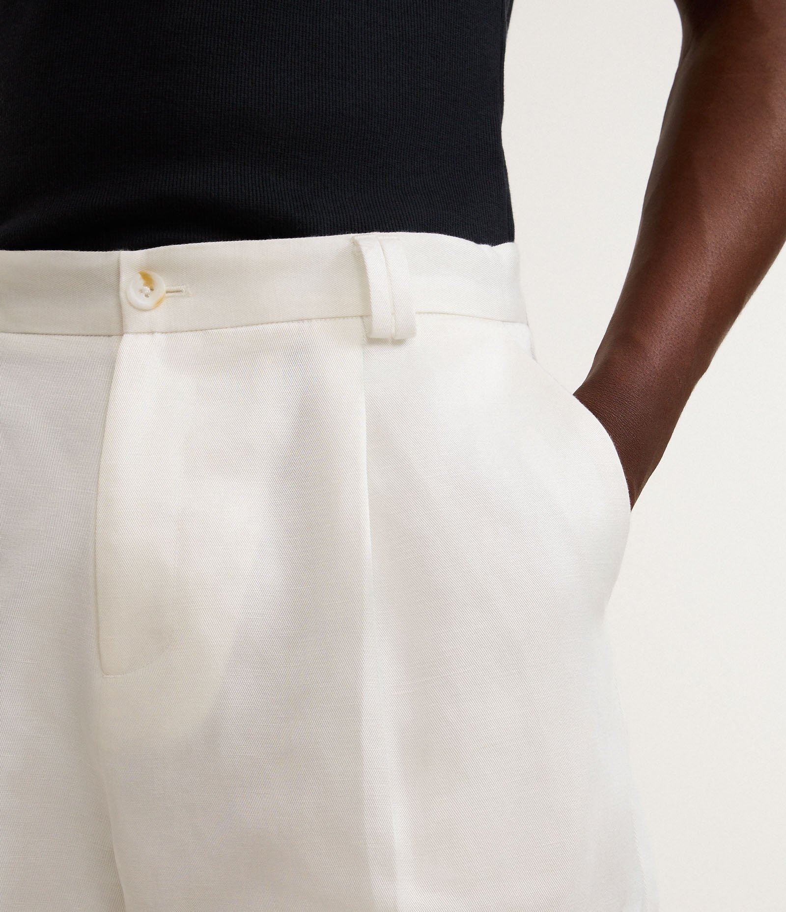 Bermuda Alfaiatada em Liocel com Linho Branco 4