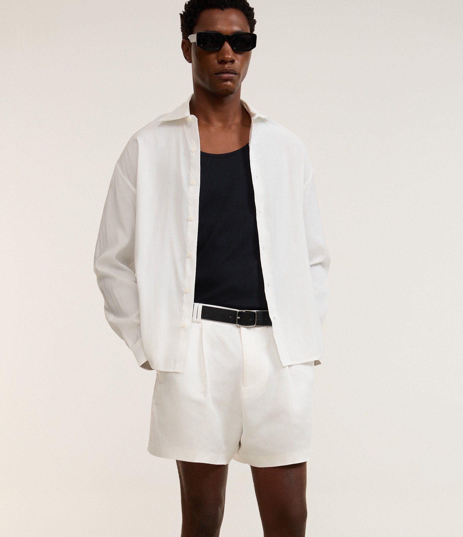 Bermuda Alfaiatada em Liocel com Linho Branco 5