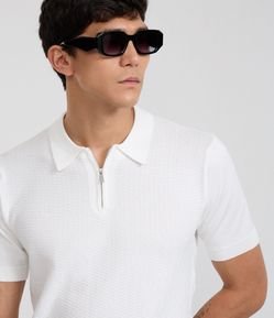 Polo Slim em Viscose Texturizada com Zíper