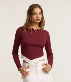 Blusa em Ribana com Botões Frontais e Barra Assimétrica Sobreposta