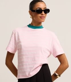 Camiseta Listrada em Malhão com Gola Contrastante
