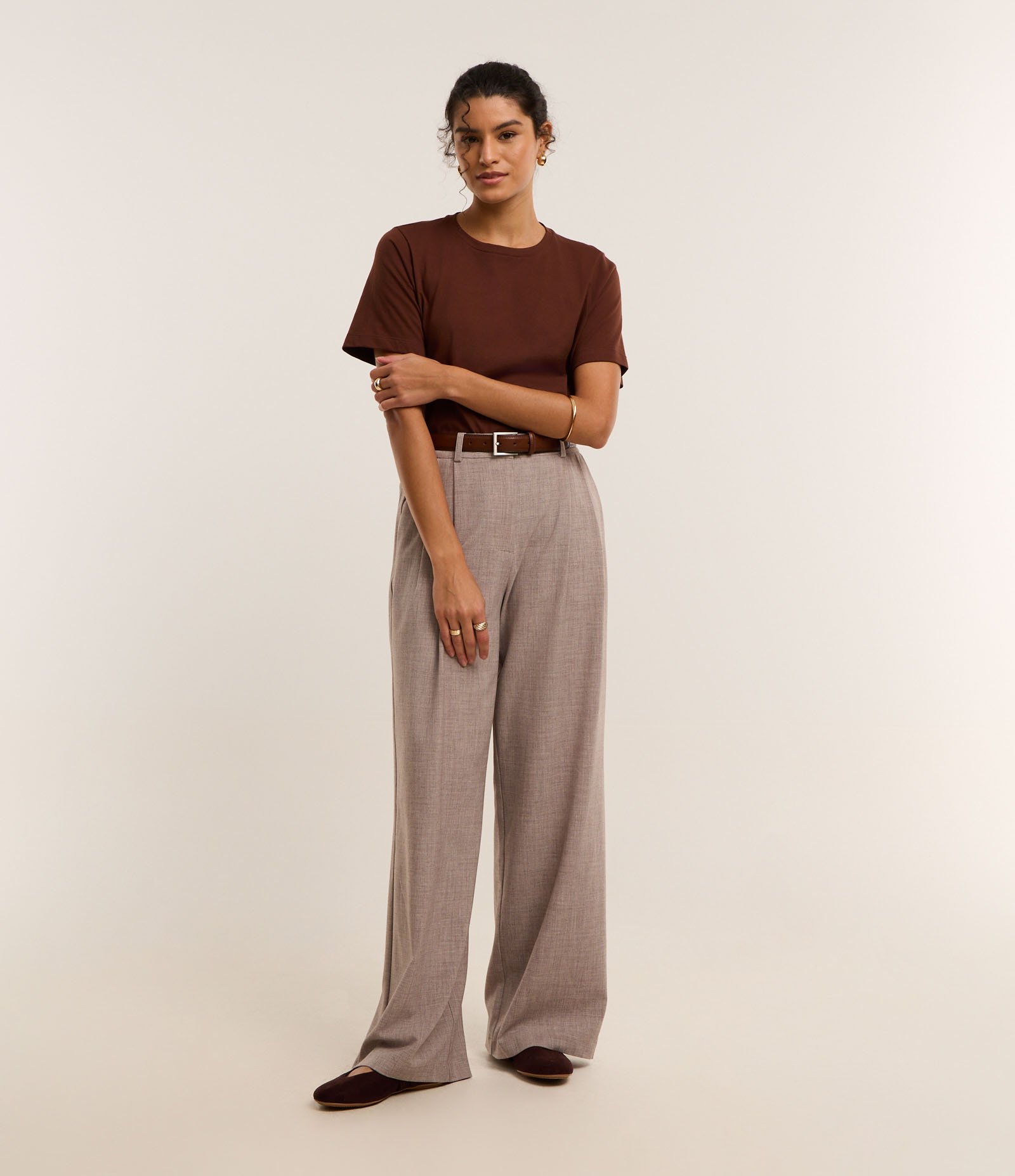 Camiseta Básica em Cotton com Gola Redonda Marrom 2