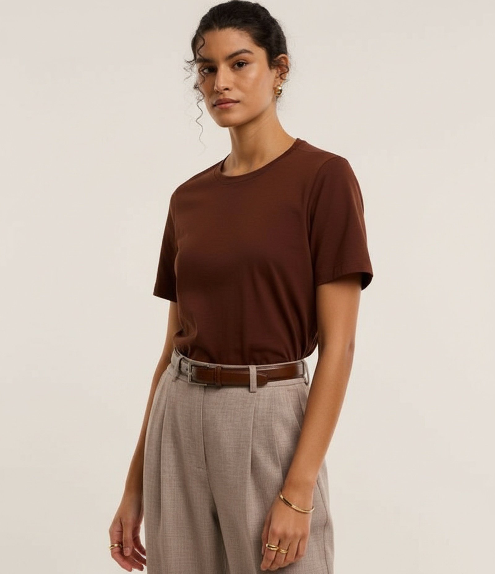 Camiseta Básica em Cotton com Gola Redonda Marrom 4