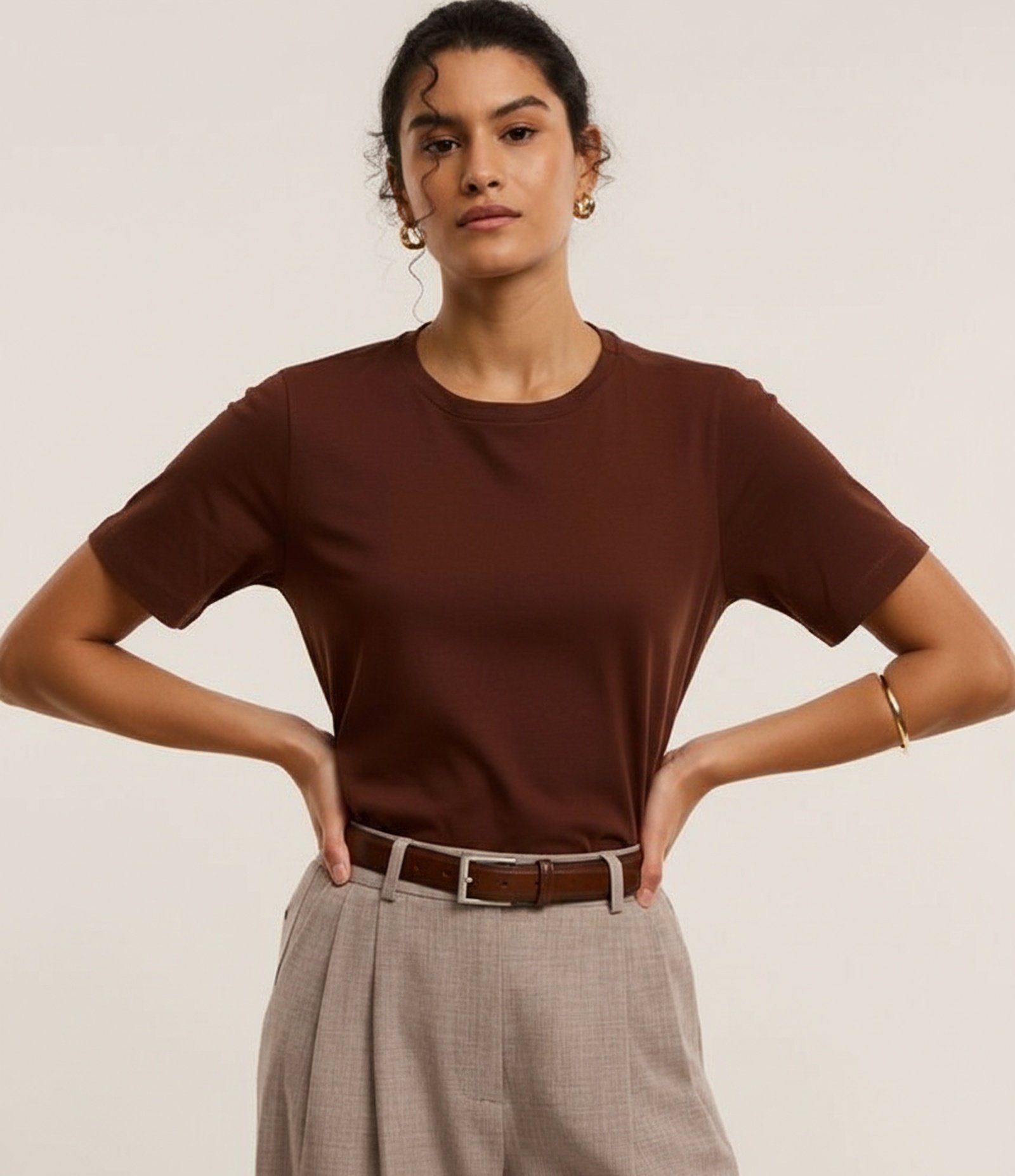 Camiseta Básica em Cotton com Gola Redonda Marrom 6