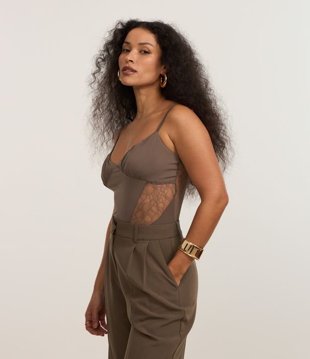 Blusa Cropped Alcinha com Busto Drapeado e Renda