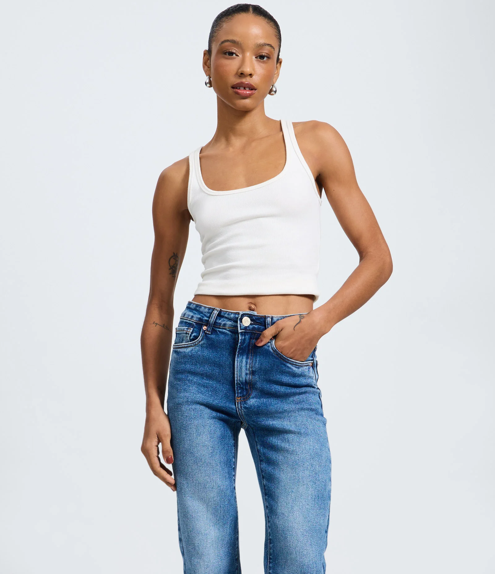 Calça Reta Cintura Alta em Jeans Elastizado Azul 2
