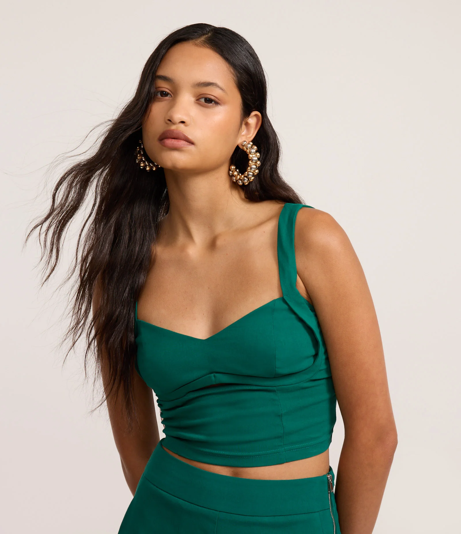 Blusa Cropped em Bengaline com Decote Coração Verde 1