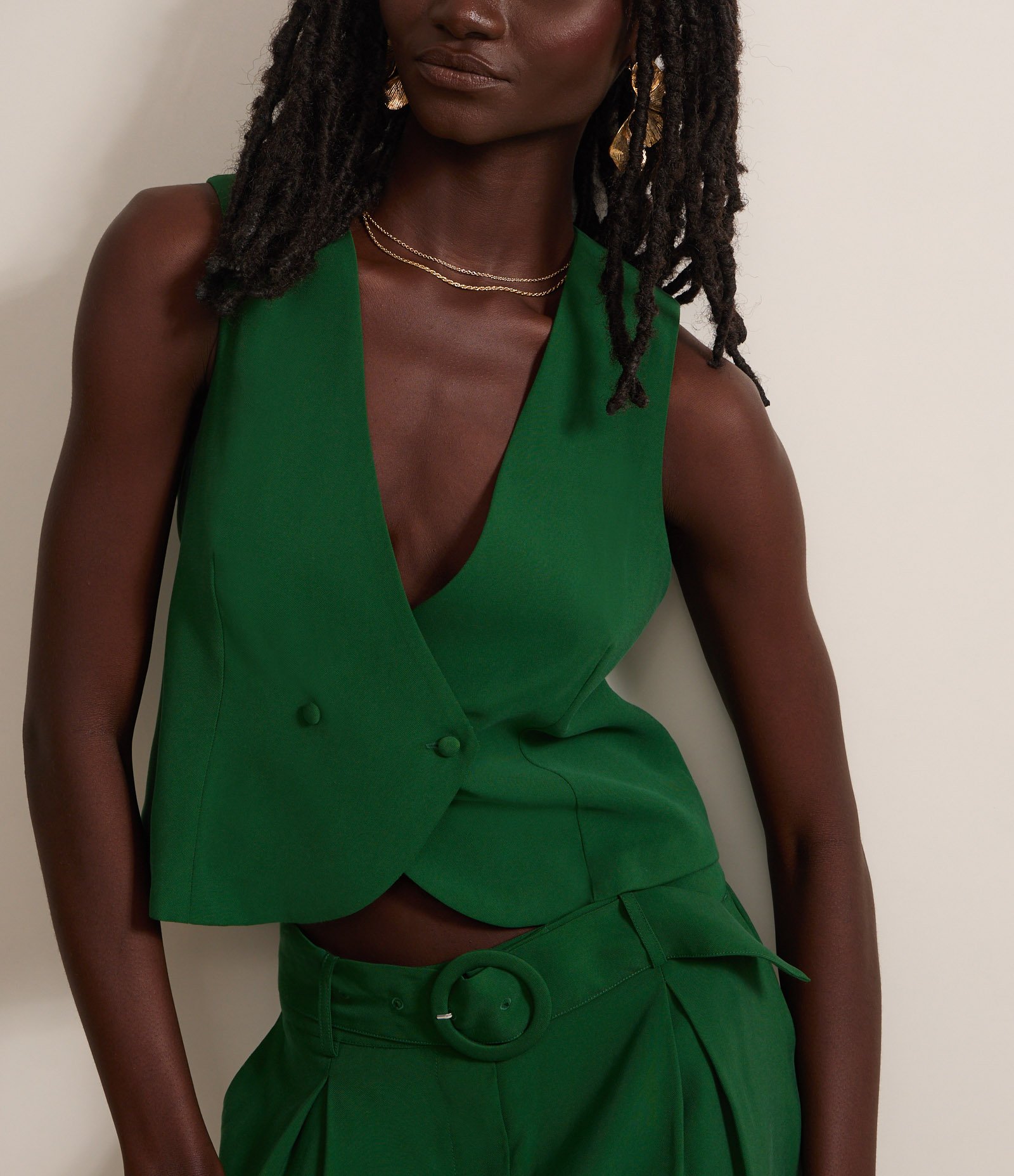 Colete Curto Alfaiatado com Amarração nas Costas e Transpasse Frontal Verde 5