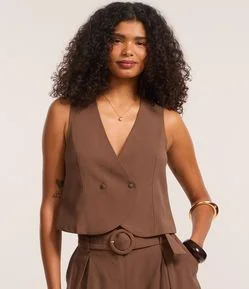 Colete Curto Alfaiatado com Amarração nas Costas e Transpasse Frontal