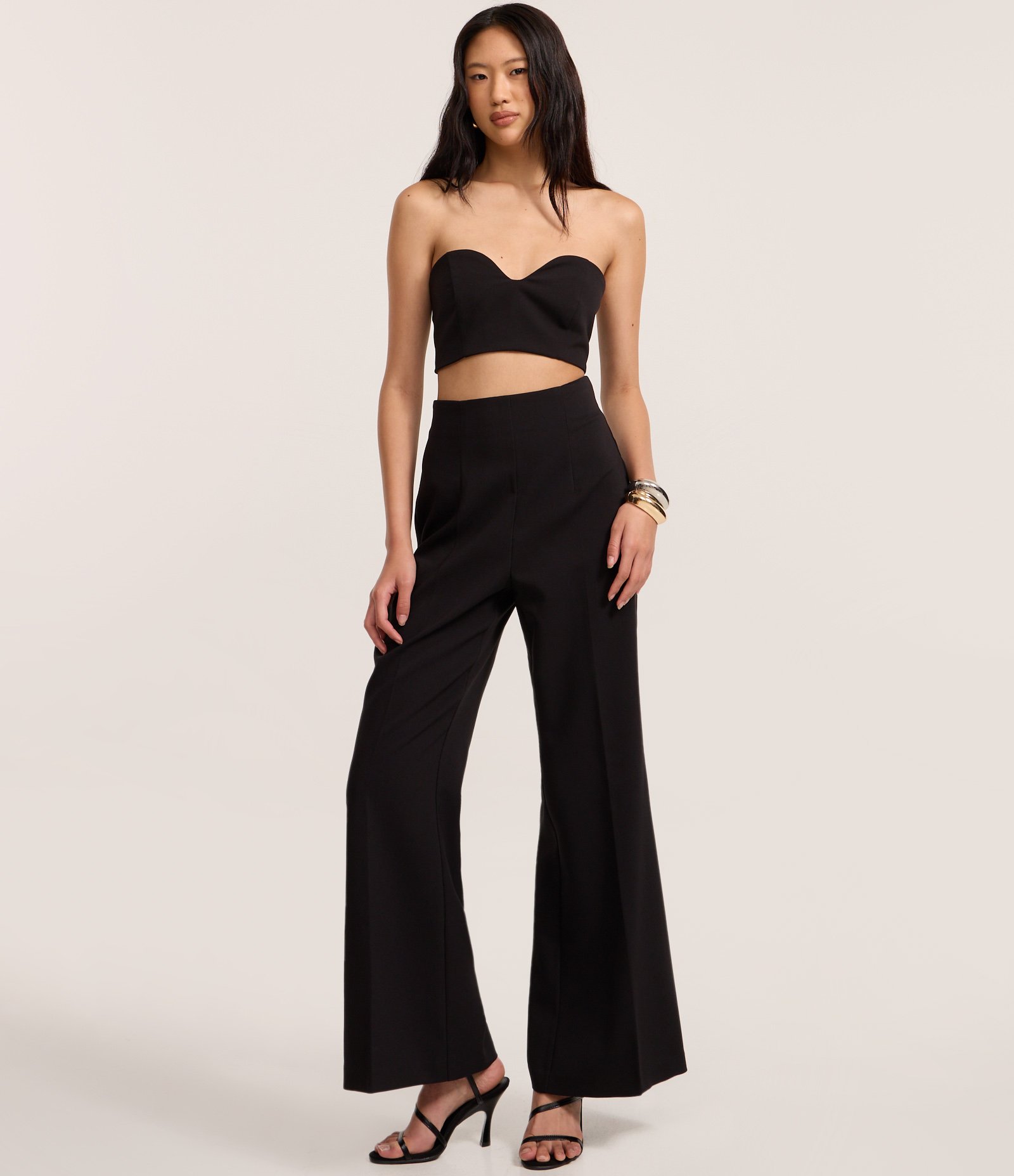 Blusa Super Cropped em Alfaiataria com Decote Coração Preto 2