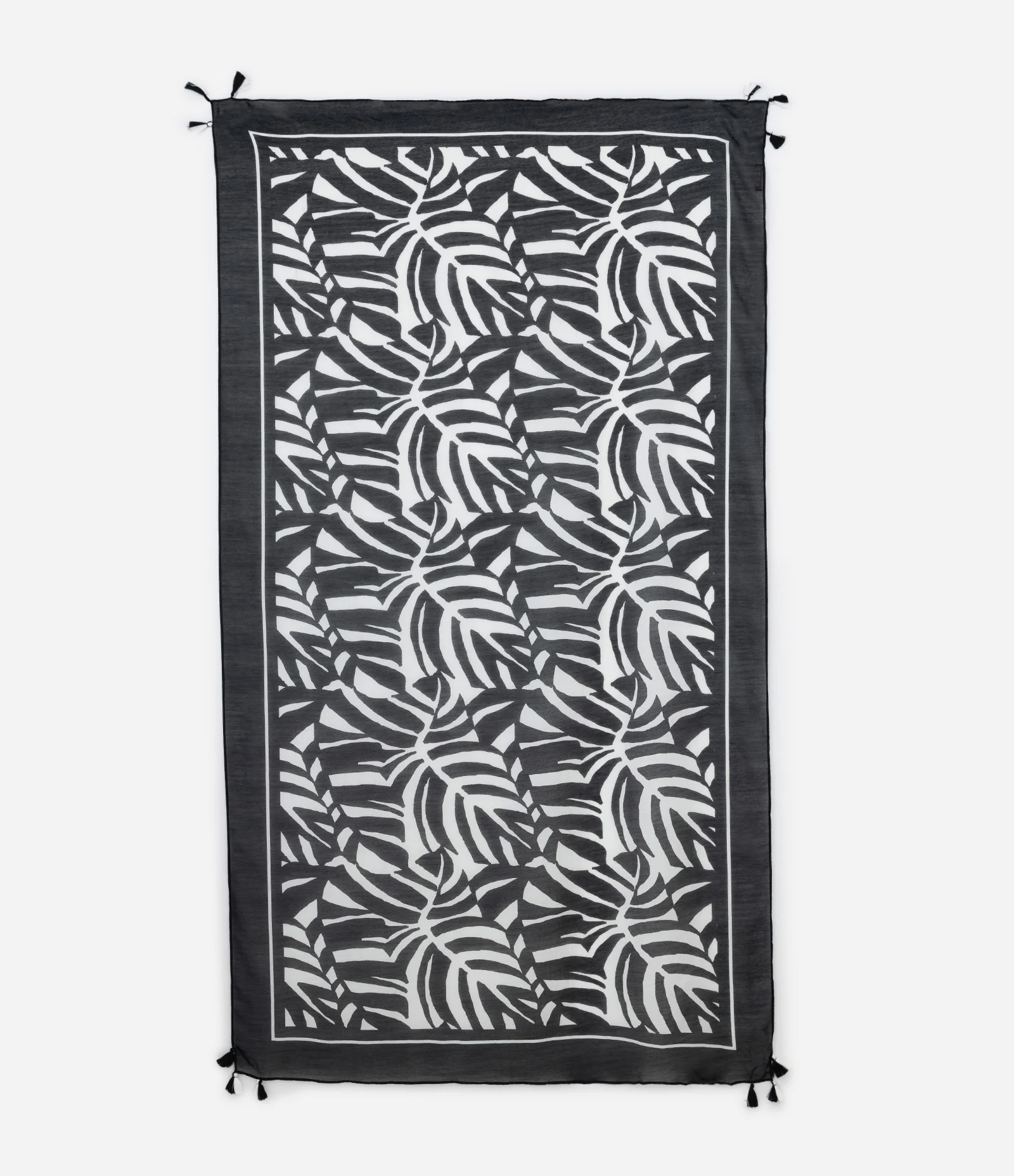 Canga Retangular em Chiffon com Estampa de Folhagem Bicolor e Saquinho Preto/Branco 2