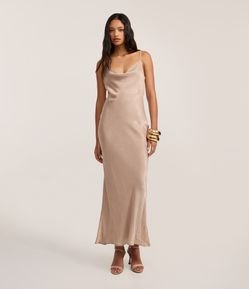 Vestido Midi em Cetim Texturizado com Decote Degagê