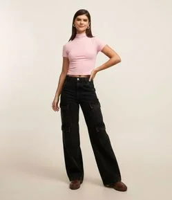 Blusa Básica Texturizada em Viscose com Golinha Alta