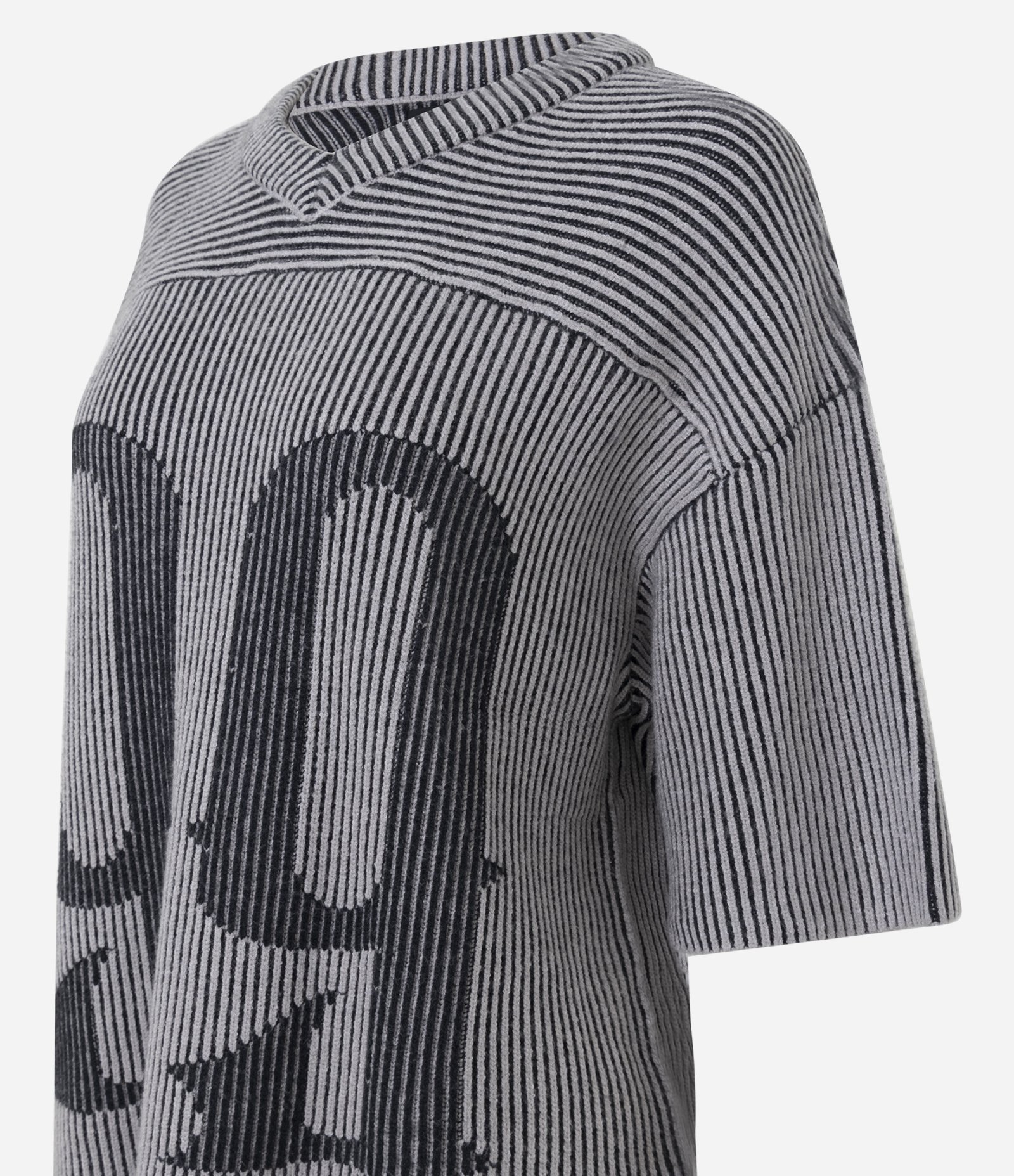 Camiseta Boxy em Tricô Leve com Listras e Estampa Número 99 Cinza Mescla 2