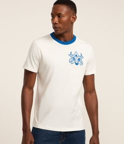 Camiseta em Algodão com Gola Contrastante e Estampa Boi Caprichoso