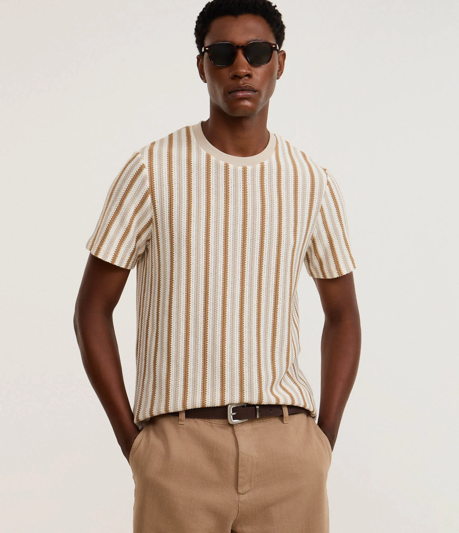 Camiseta em Tricô com Estampa de Listras e Texturizada Bege 3