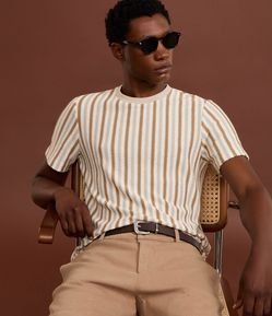 Camiseta em Tricô com Estampa de Listras e Texturizada