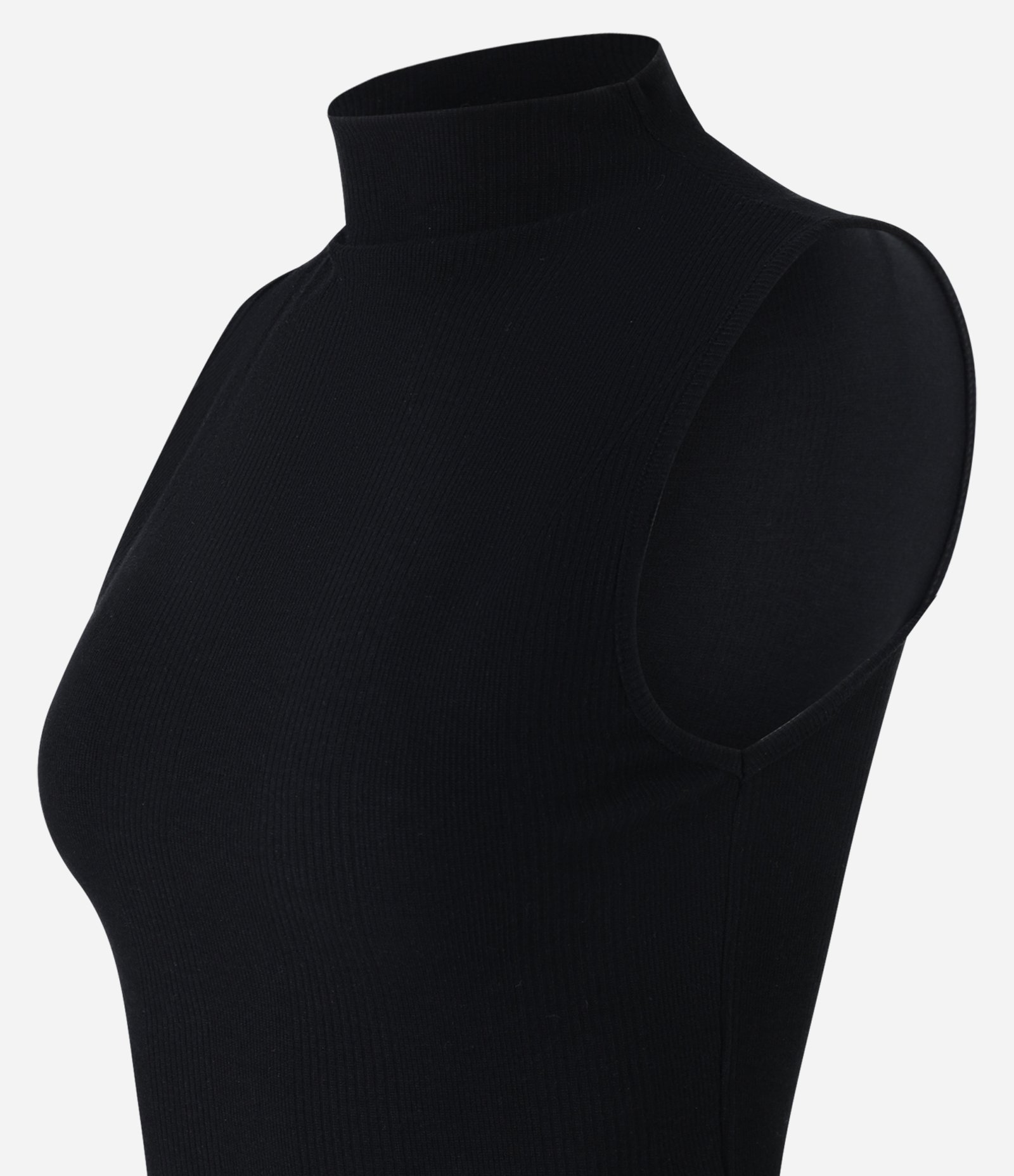 Blusa em Ribana com Golinha Alta Preto 5