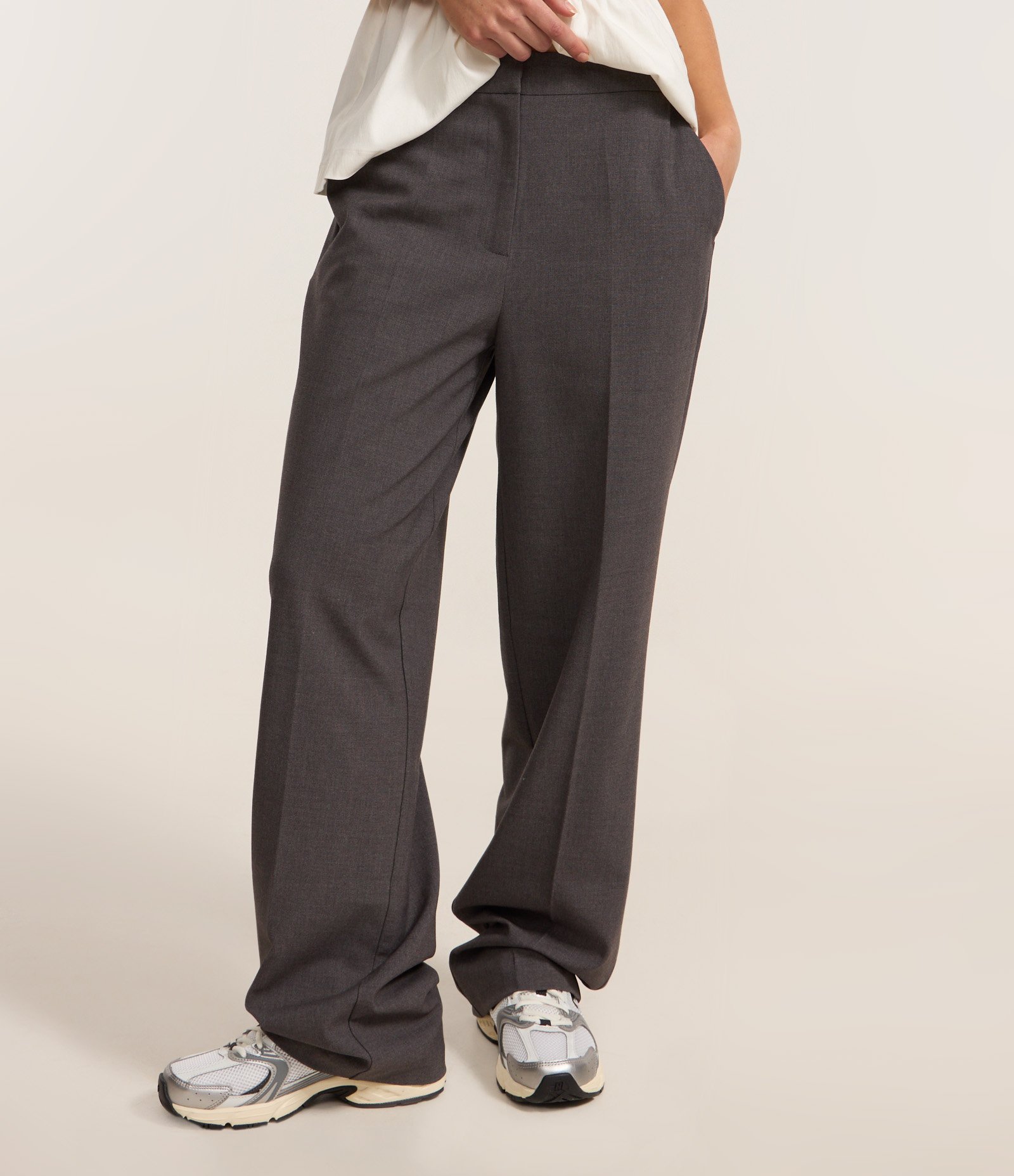 Calça Pantalona em Alfaiataria com Bolso Faca Cinza 3