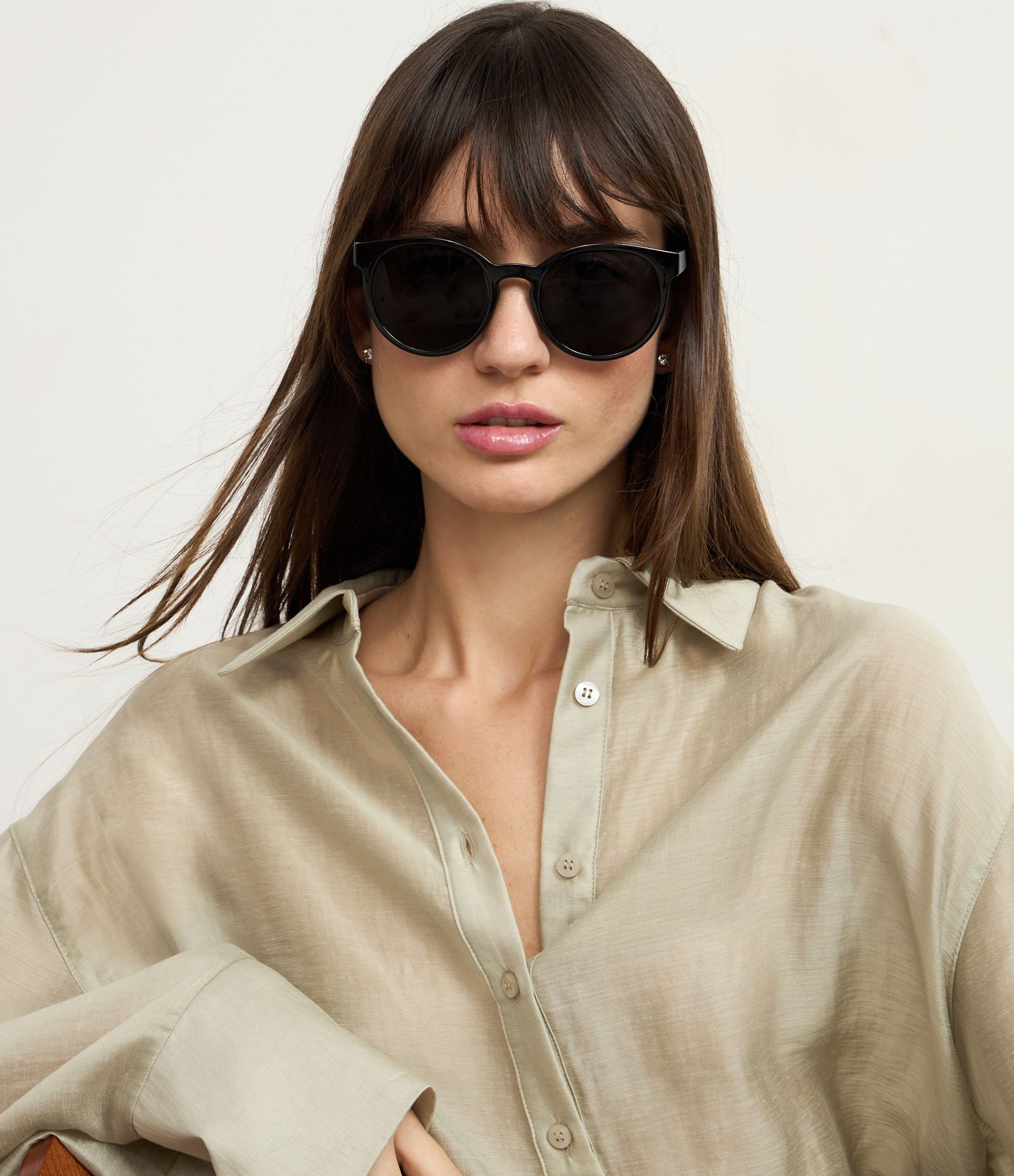 Óculos de Sol Redondo com Hastes de Madeira Preto 1