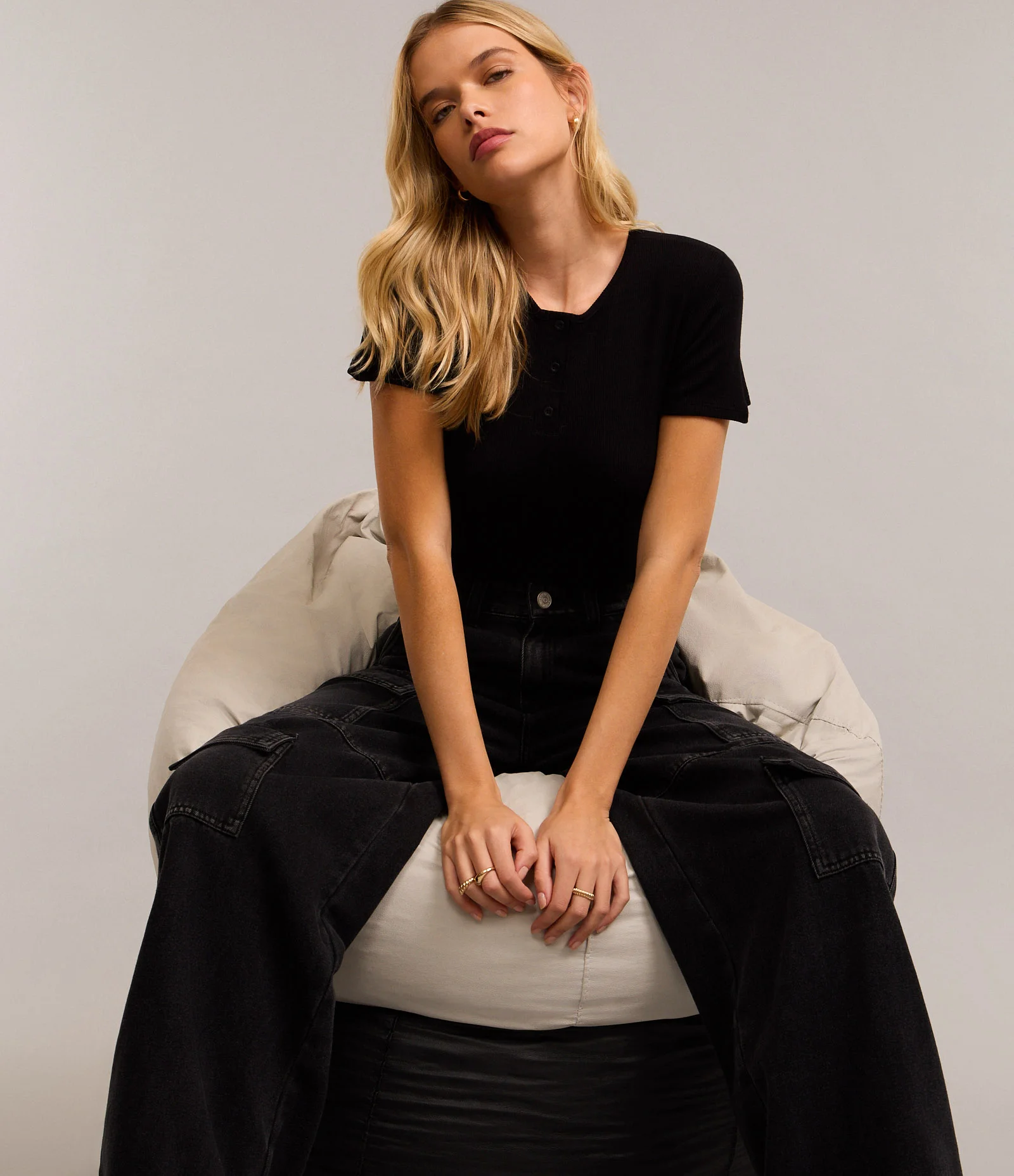 Blusa em Ribana com Botões na Gola Preto 1