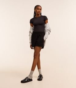 Short em Ribana com Bolsos Laterais