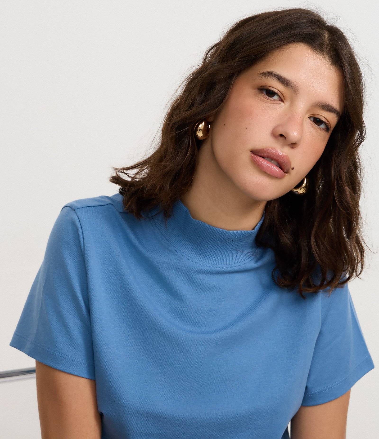 Blusa T-Shirt Cropped em Algodão Peruano com Gola Altinha Azul 4