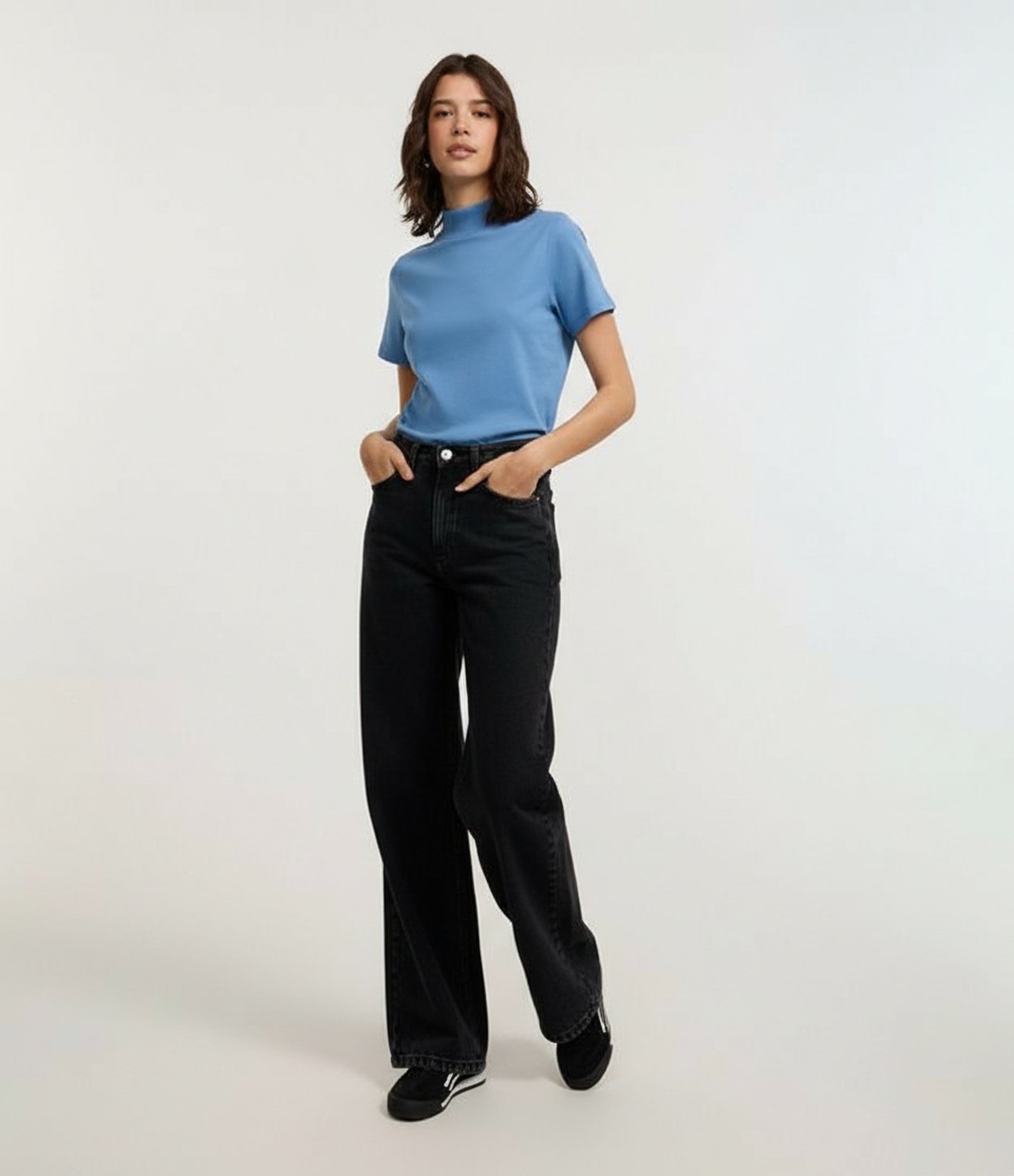 Blusa T-Shirt Cropped em Algodão Peruano com Gola Altinha Azul 6