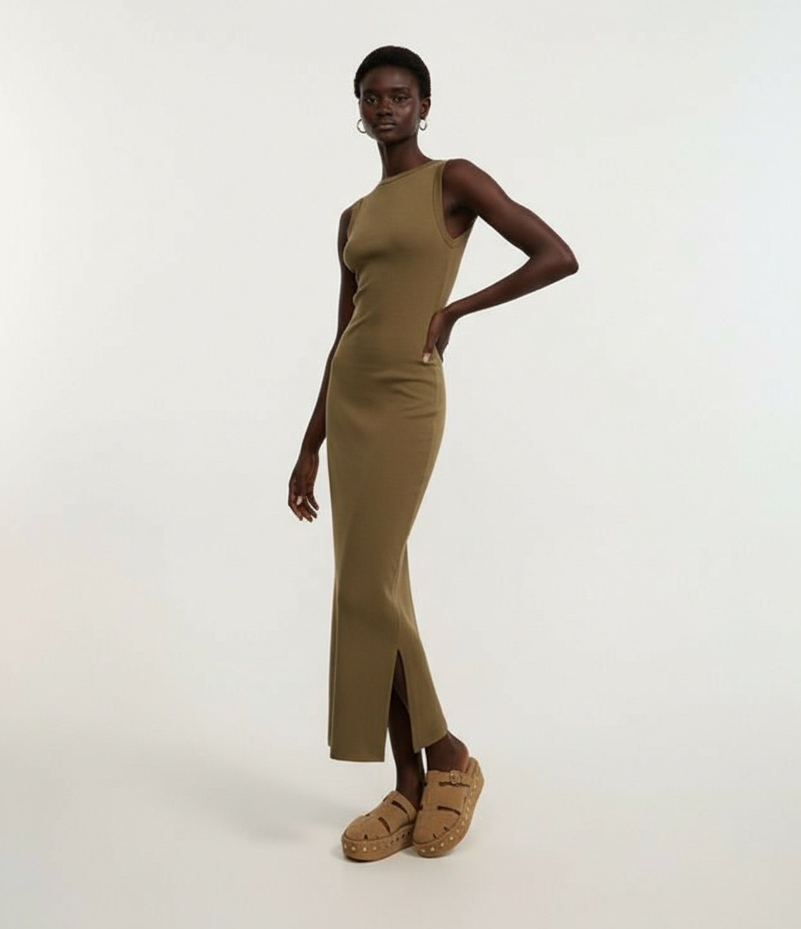 Vestido Longo em Ribana com Decote Halter nas Costas Verde 5