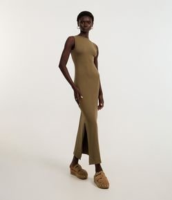 Vestido Longo em Ribana com Decote Halter nas Costas
