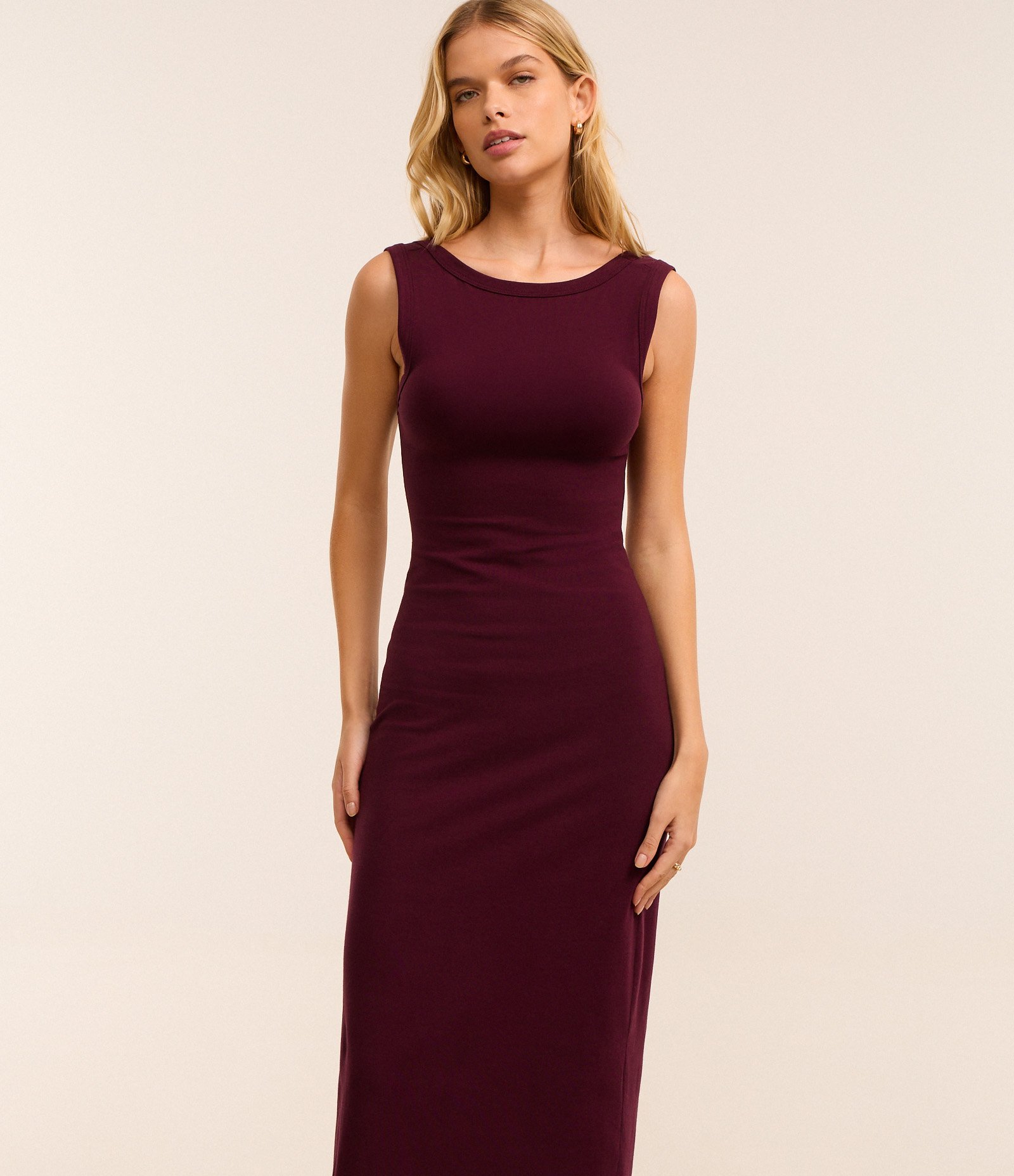 Vestido Longo em Ribana com Decote Halter nas Costas 5