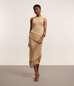 Saia Midi em Tricô e Barra Enviezada com Franjas