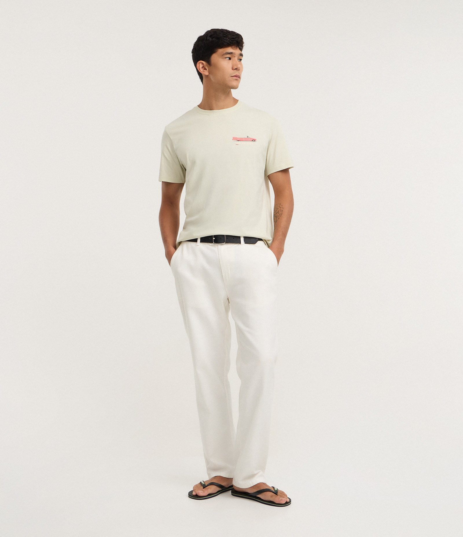 Camiseta Comfort em Algodão com Estampa de Carro e Lettering Los Angeles Verde claro 2