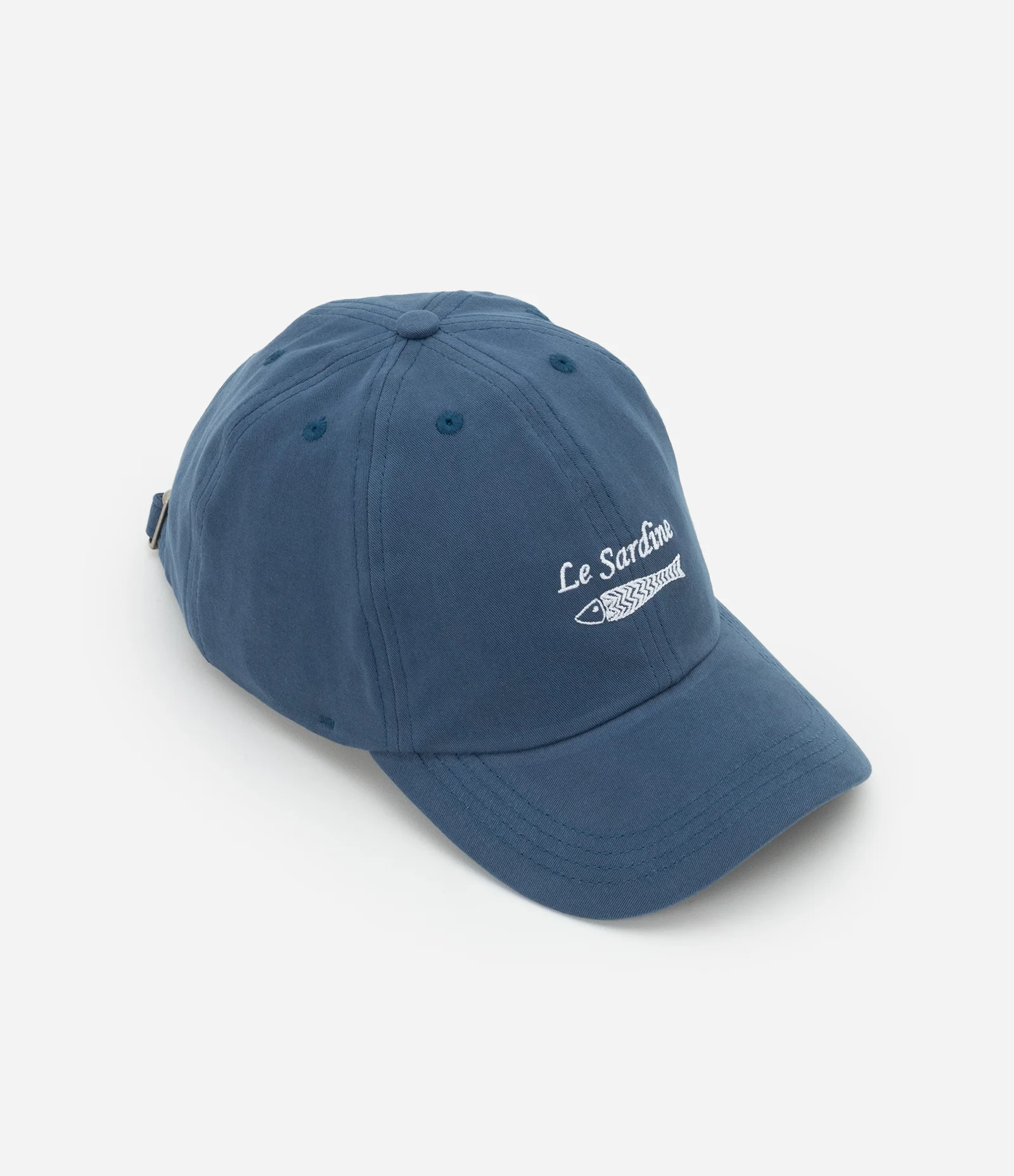 Boné Aba Curva em Sarja com Bordado de Sardinha Azul 1