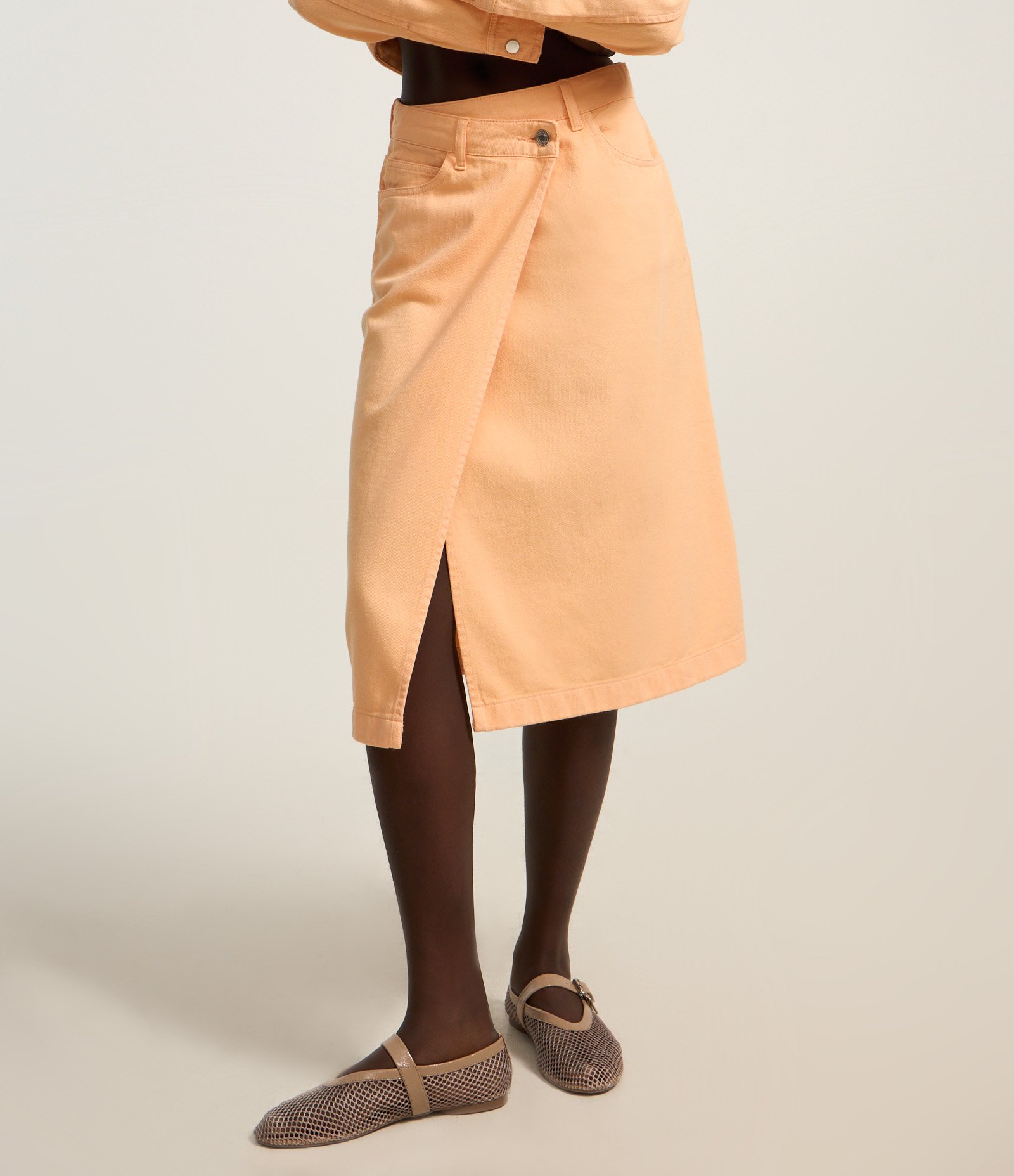 Saia Midi Reta em Sarja com Cós Deslocado Laranja 3