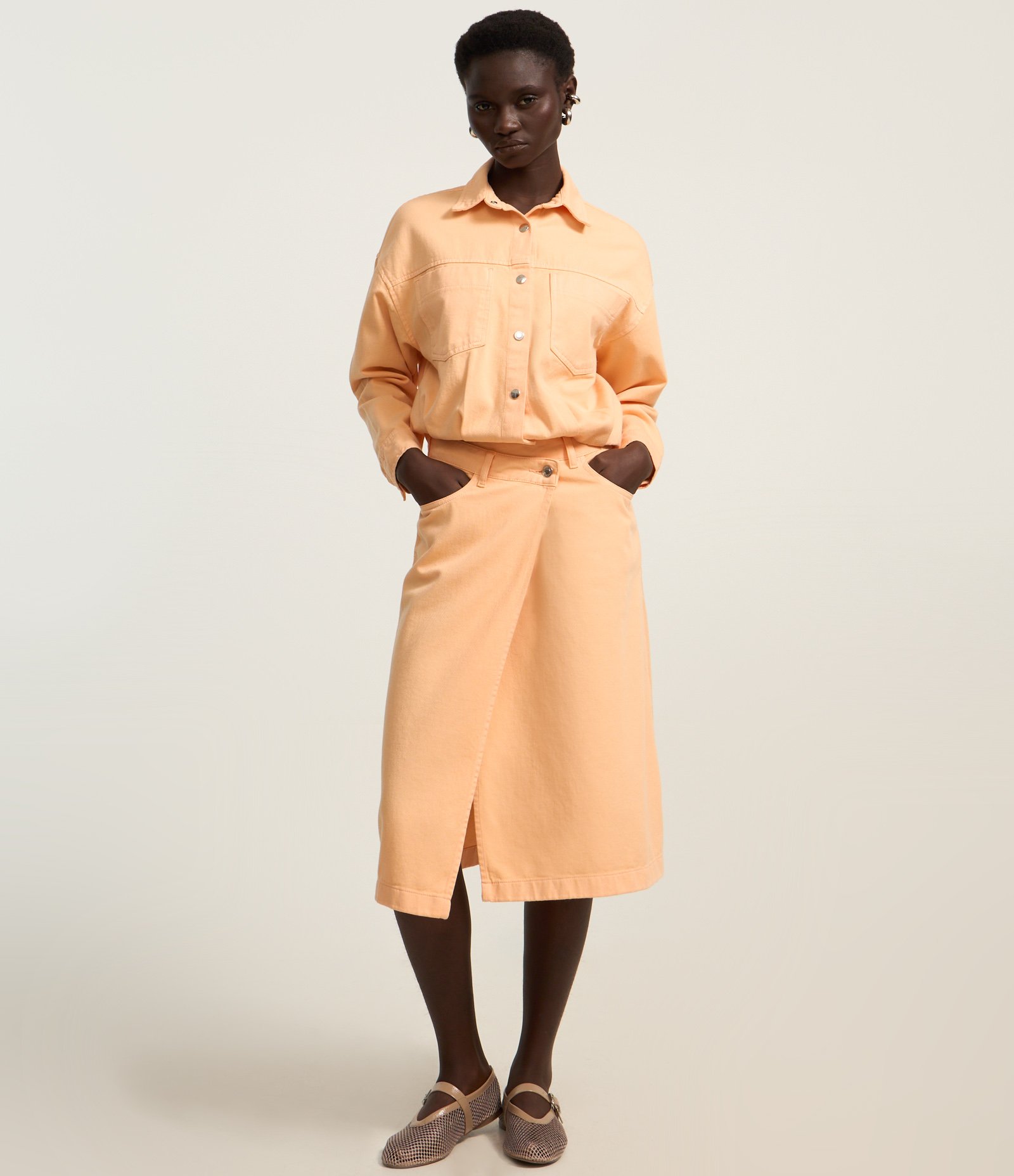 Jaqueta Bomber em Sarja com Recortes e Bolsos Frontais Laranja 2