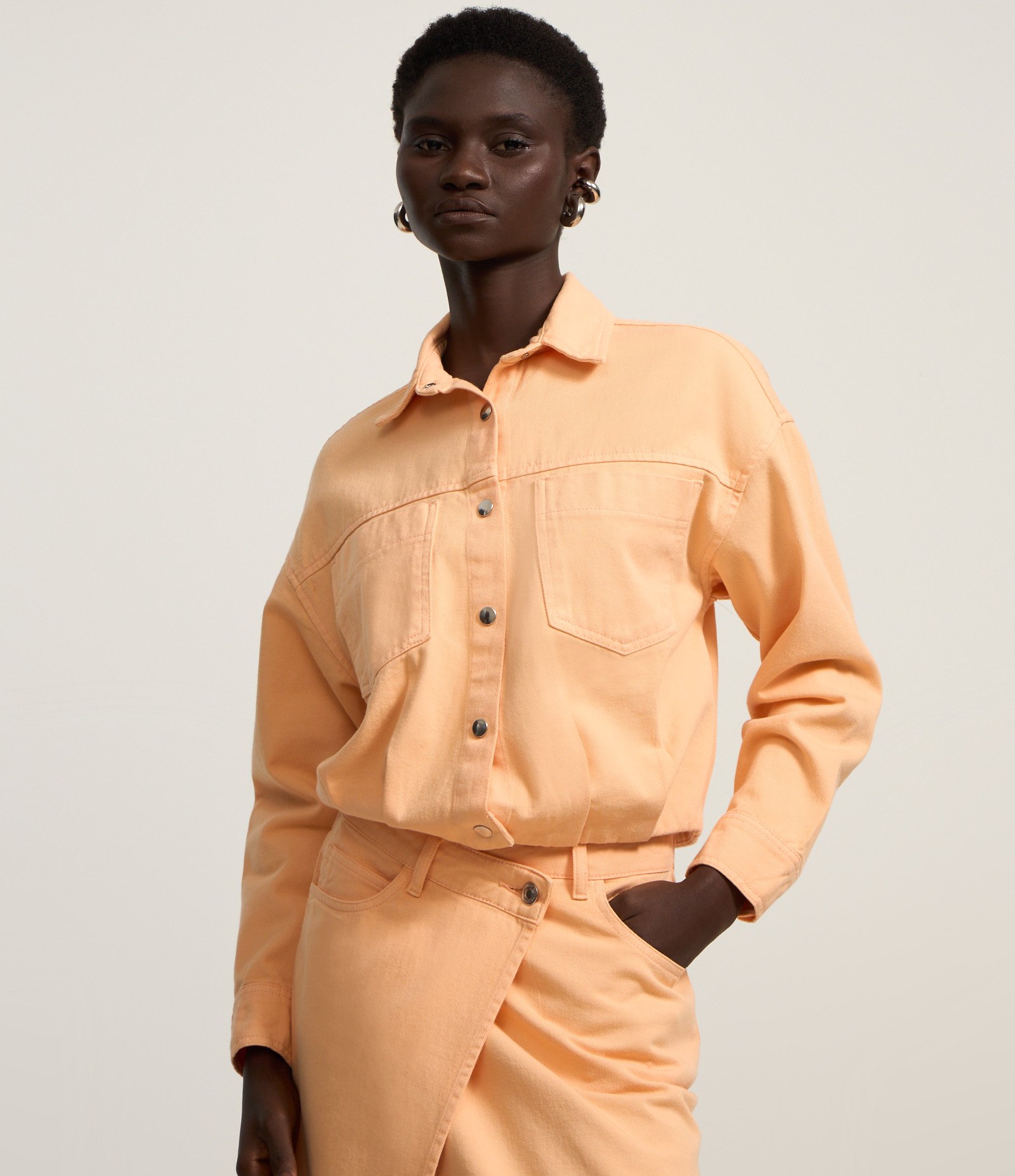 Jaqueta Bomber em Sarja com Recortes e Bolsos Frontais Laranja 3