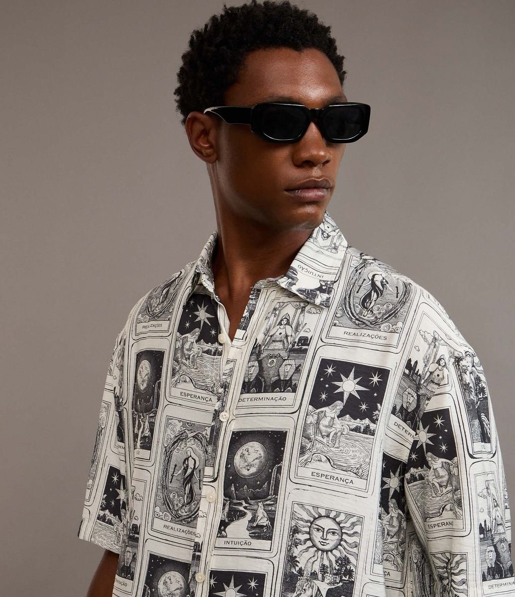 Camisa Relaxed em Viscose com Estampa de Tarot Texturizada Off White