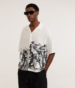 Camisa Boxy em Viscolinho com Estampa Romana